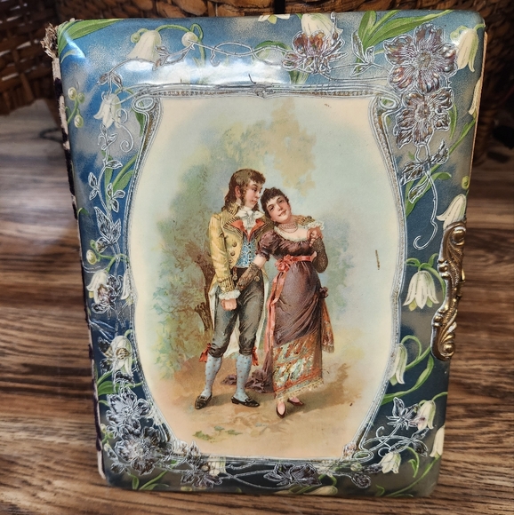 Vtg Victorian Lady & Man CELLULOID PHOTO ALBUM Scrapbook Velvet  Gold Hardware - Picture 2 of 16